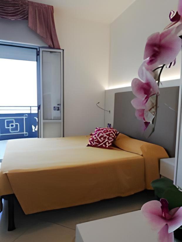 Hotel Metropol Соттомаріна Екстер'єр фото