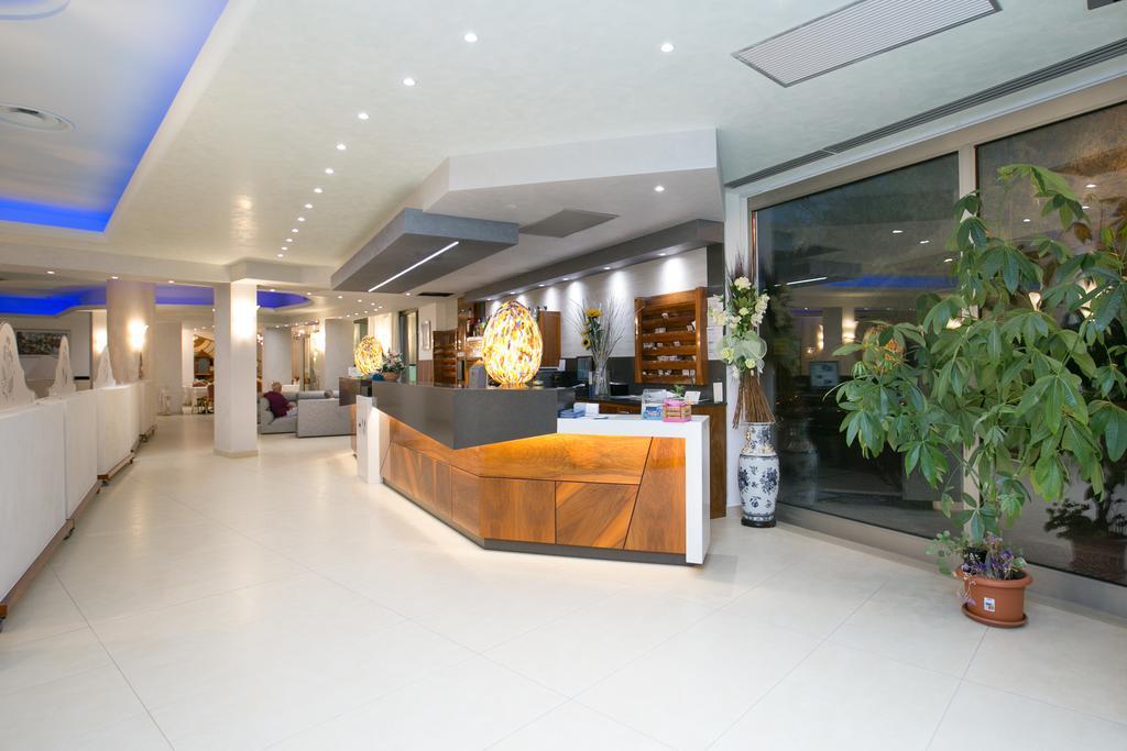 Hotel Metropol Соттомаріна Екстер'єр фото