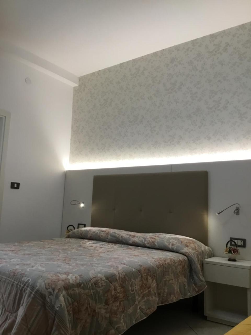 Hotel Metropol Соттомаріна Екстер'єр фото